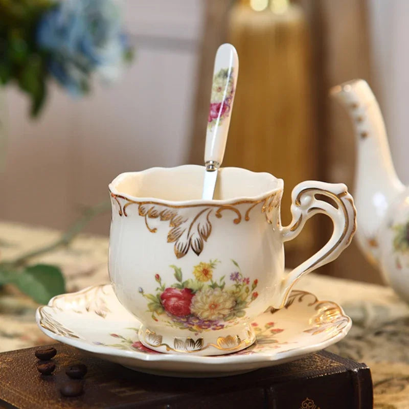 Ensemble de tasses et soucoupes à café en porcelaine ivoire britannique, tasse de petit déjeuner domestique en céramique peinte florale Vintage, tasse à thé de l'après-midi