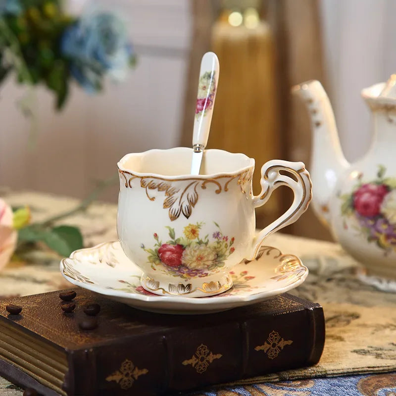 Ensemble de tasses et soucoupes à café en porcelaine ivoire britannique, tasse de petit déjeuner domestique en céramique peinte florale Vintage, tasse à thé de l'après-midi