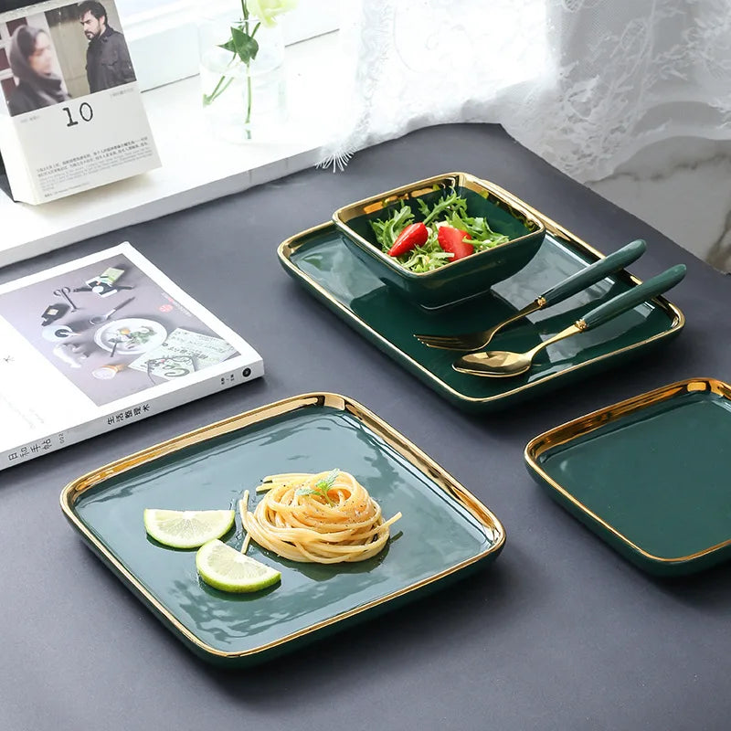 Ensemble de vaisselle QueCooking en céramique vert foncé, moderne, luxe, vaisselle, plats, maison, bordure dorée, porcelaine, steak, pâtes